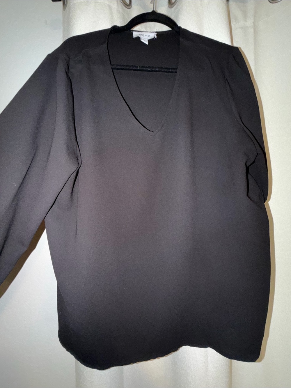 Nine West V-Neck Long Sleeve Top in Black